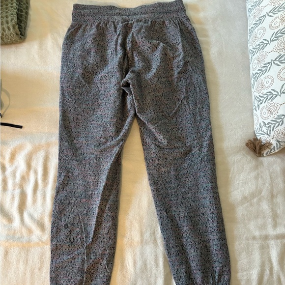 Lululemon sweats pants - Picture 3 of 4